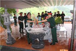 Thiếu tướng Lê Anh Tuấn, Phó tư lệnh Quân khu tri ân các anh hùng liệt sĩ tại Hà Giang